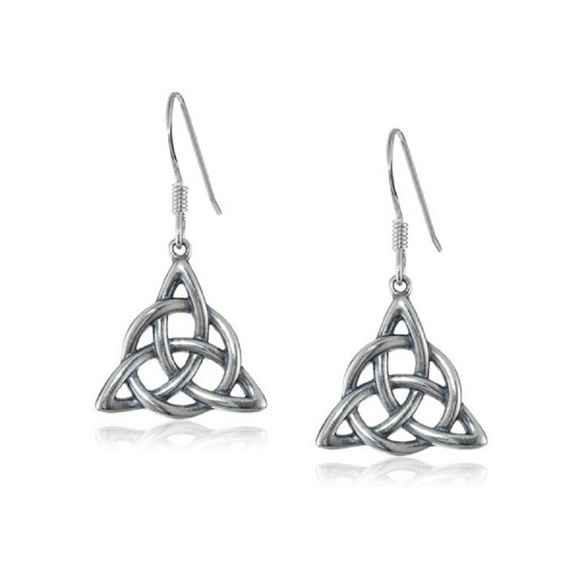 Jewelry - ❤️4 for $20 Sale❤️ Sliver Elegant drop Earrings